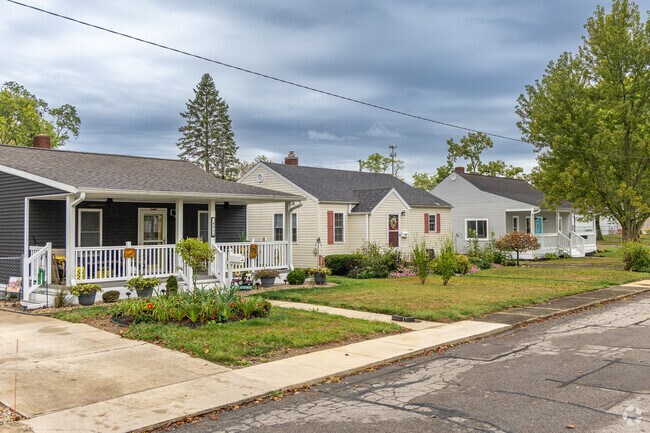Rows of Bungalow and Ranch styled homes are a common sight in the downtown Yorktown neighborhood.
