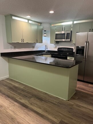71 E St, Lowell, MA 01851