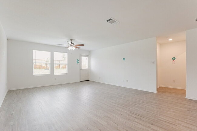 14023 Southton Basin, San Antonio, TX 78223 - photo 4