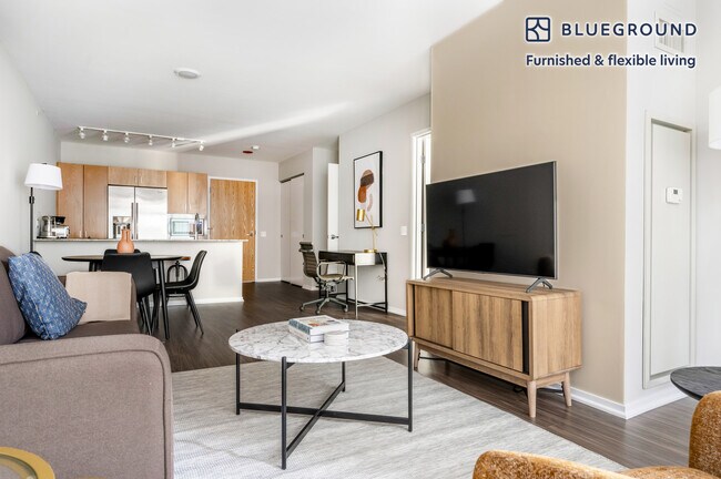 200 E Illinois St unit FL11-ID878, Chicago, IL 60611 - photo 4