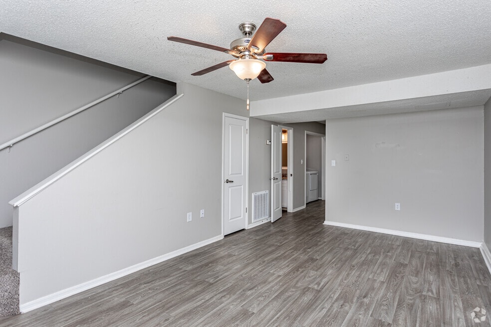 2BR, 1.5BA - 1,000 SF - Hazel