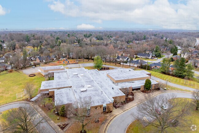 Dunn Elementary School has a student-teacher ratio of 17:1.