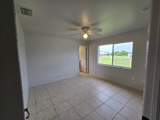518 SE 5th Place unit 518 SE 5th Pl, Cape Coral, FL 33990 - photo 6