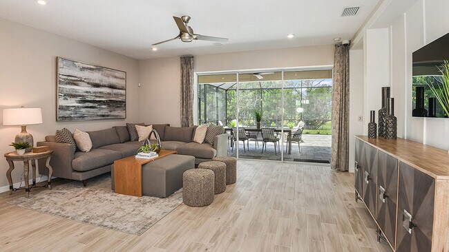 33618 Castaway Loop, Wesley Chapel, FL 33543 - photo 4