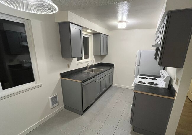 3333 Willow Ct SE unit Fourplex - 3333, Salem, OR 97302 - photo 4