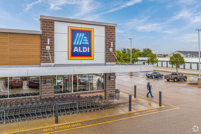 Lisbon residents can take a 20 minute drive north to the Aldi located Yorkville.