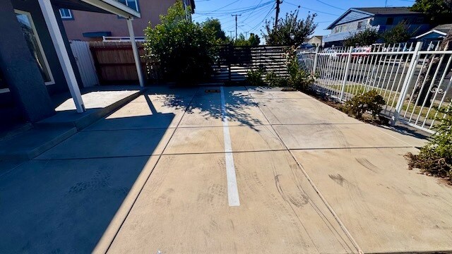 1026 W 108th St unit Front House, Los Angeles, CA 90044 - photo 3