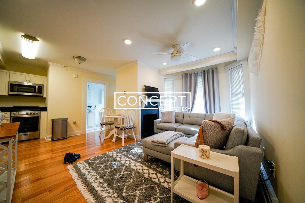 219 Commonwealth Ave unit 21, Chestnut Hill, MA 02467 - photo 1
