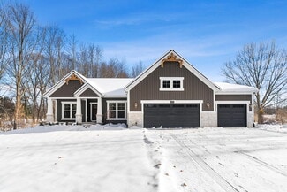 15370 144th Ave, Spring Lake, MI 49456