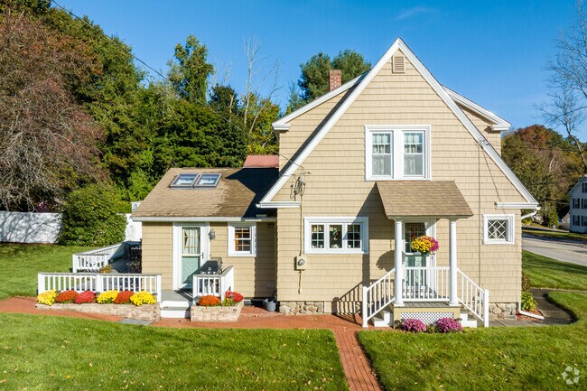 Pondville offers a wide variety of housing styles to choose from.