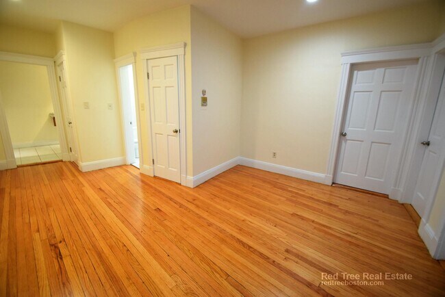 7 Sutherland Rd unit 31, Brighton, MA 02135 - photo 3
