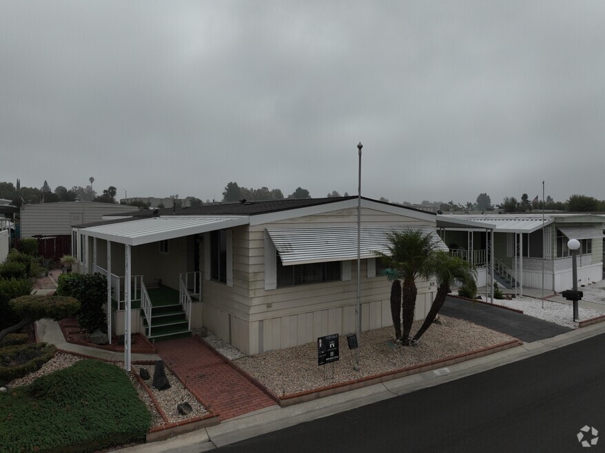 4095 Fruit St unit 608, La Verne, CA 91750 - photo 2