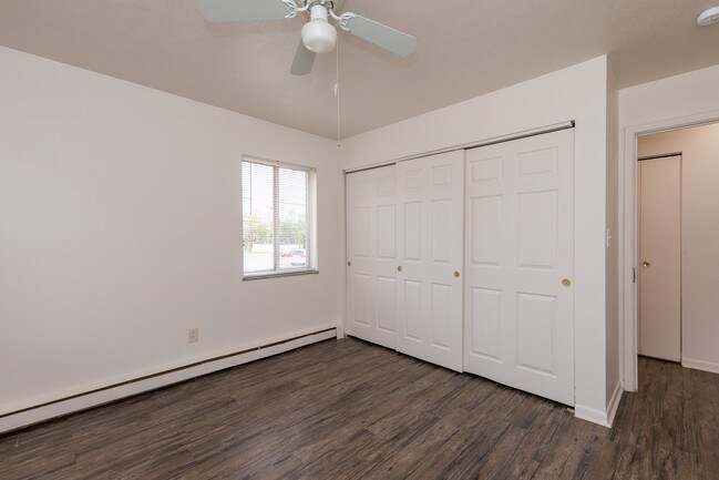 Water's Edge Apartments, Lorain, OH 44053 - photo 3