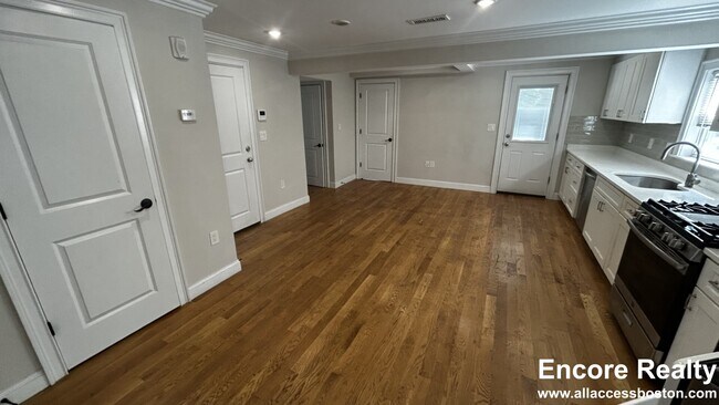 62 Gordon St unit 8, Boston, MA 02134 - photo 3