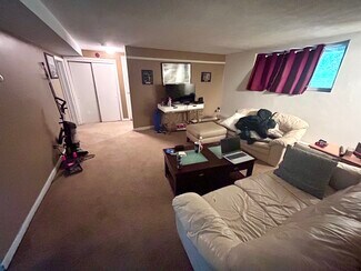 33 Westgate Rd Unit 1, Boston College, MA 02467