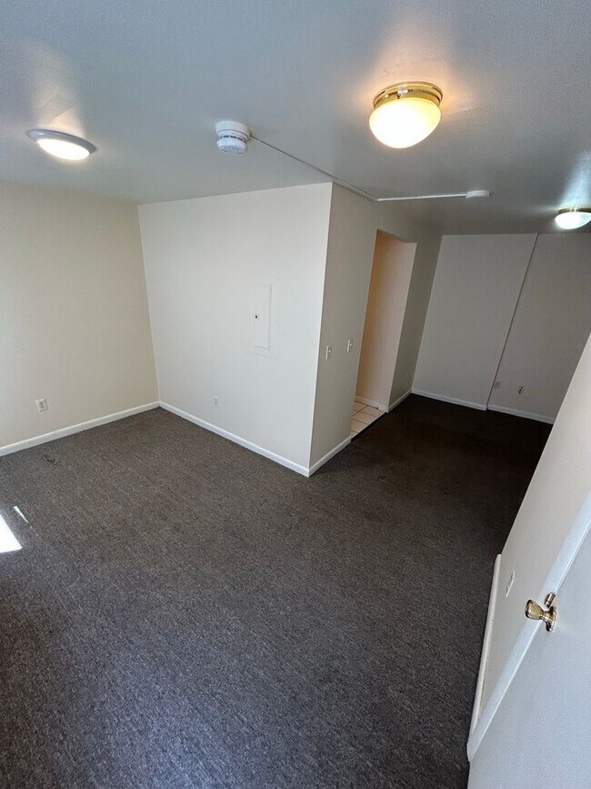 72 Hyde St unit 72 Hyde Street 4, Burlington, VT 05401 - photo 7