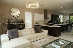 10463 NW 66th St, Doral, FL 33178