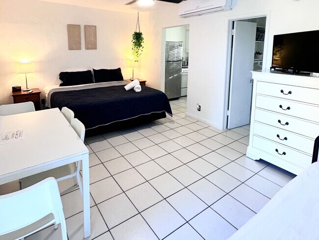 322 Oregon St unit FL2-ID1034666P, Hollywood, FL 33019 - photo 4