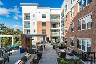 190 W 54th St, Bayonne, NJ 07002