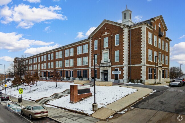 Mckinley Middle School is part of a large campus in Eckington also encompassing the highschool.