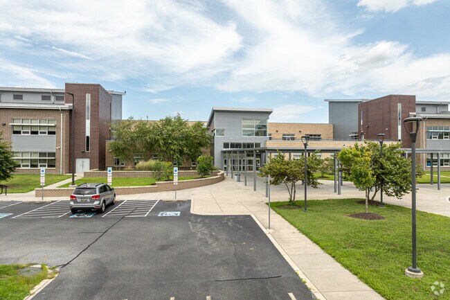 Bennett Middle School is an above average, public school located in Presidents-Princeton.