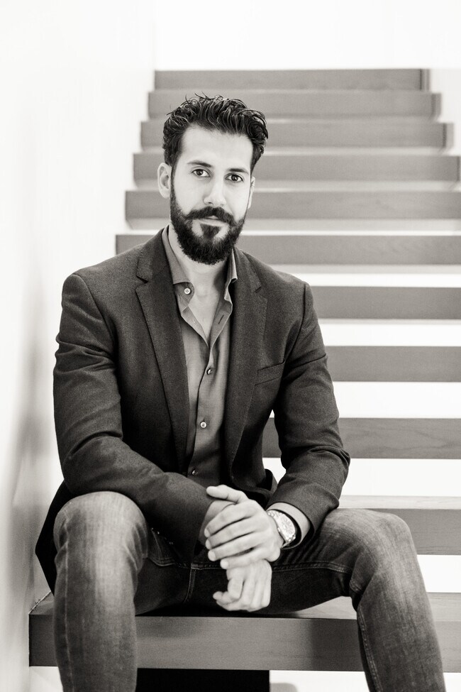 Agent Photo