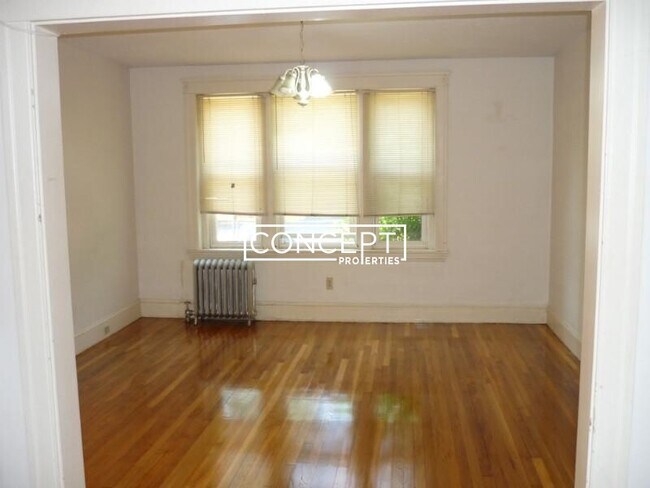 237 Freeman St unit 2, Brookline, MA 02446 - photo 3
