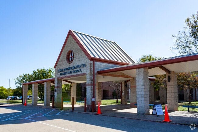 Van Alstyne Elementary School provides education in the neighborhood of 
Weston.