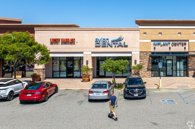 Commons at Chino Hills is your go-to destination for shopping and leisure.