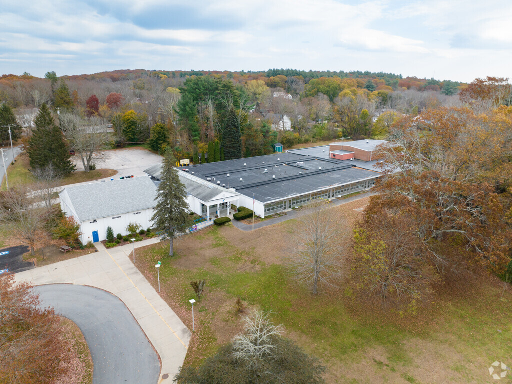 North Scituate Elementary School has approximately 215 students grades K-5.