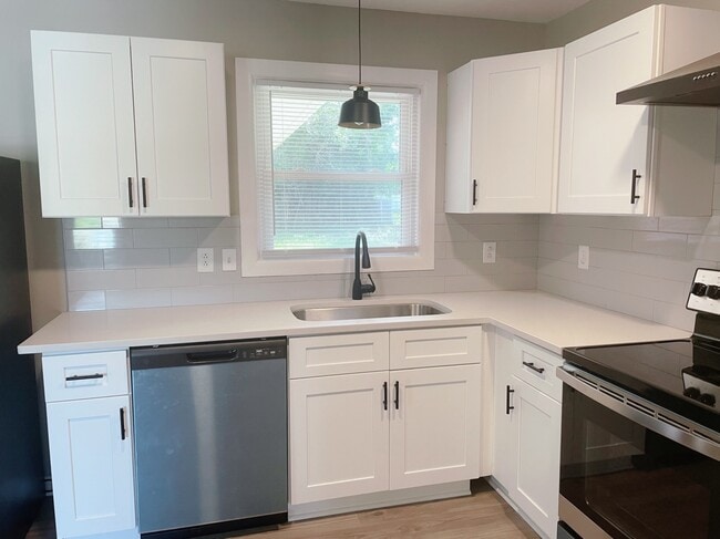 4709 Cheltenham Rd, Fayetteville, NC 28304 - photo 6