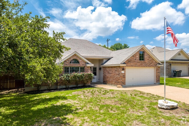 Residents enjoy living in the quiet neighborhood of Lakeside at Lake Georgetown.