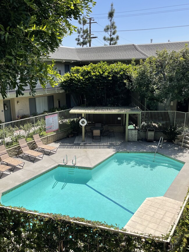 9435 Flower St, Bellflower, CA 90706