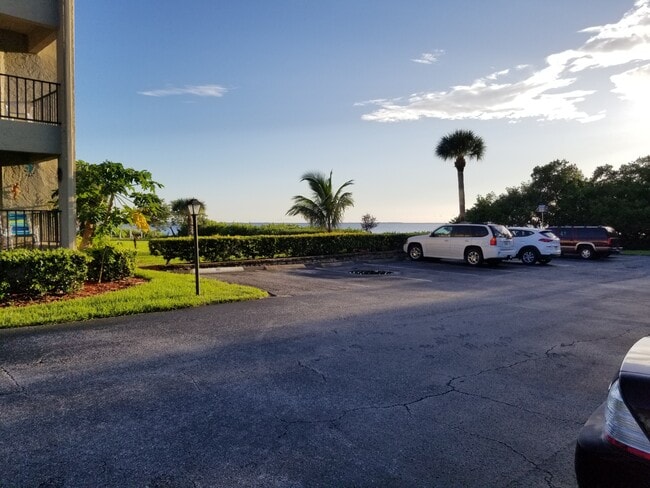 1723 Gulf Rd unit 103, Tarpon Springs, FL 34689 - photo 2