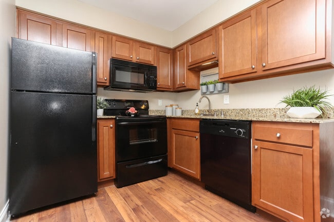 1BR, 1BA - 720 SF - The Calloway - Kitchen