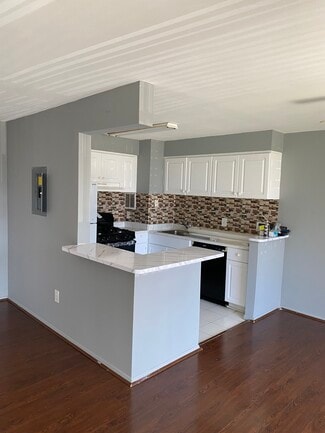 16 S Van Dorn St Unit 308, Alexandria, VA 22304