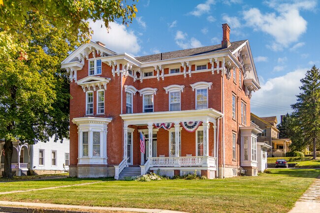 As one of the most popular styles, victorian homes make up the majority of properties in Newton.