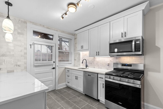 6340 Northwood Ave unit 2E, Saint Louis, MO 63105 - photo 3