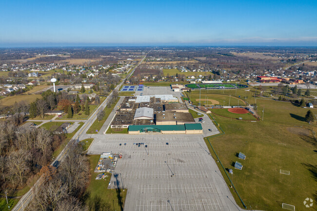 Leo Jr/Sr High School teaches grades 7-12.