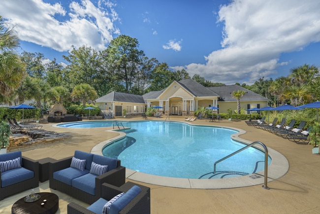 Walden at Chatham Center, Savannah, GA 31405 - photo 2