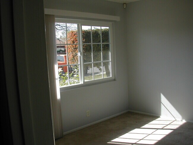 654 Loranne Ave, Pomona, CA 91767 - photo 5