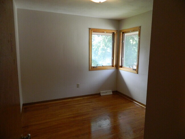 2518 Boyd St, Des Moines, IA 50317 - photo 6
