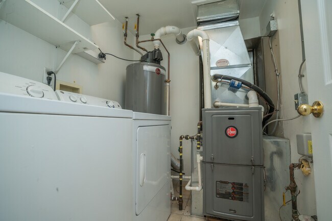 23060 Berdeno Ave, Hazel Park, MI 48030 - photo 5