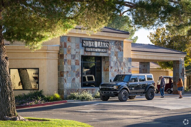 Enjoy a meal after golf at the restaurant and lounge at Silver Lakes Country Club.