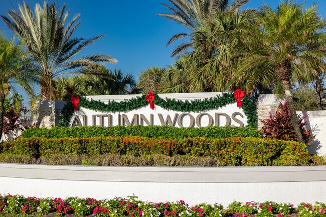 Autumn Woods is conveniently located in central Naples with lots of shops in the area.