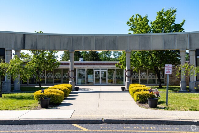 Aldrich Elementary School serves students living in the Candlewood neighborhood.