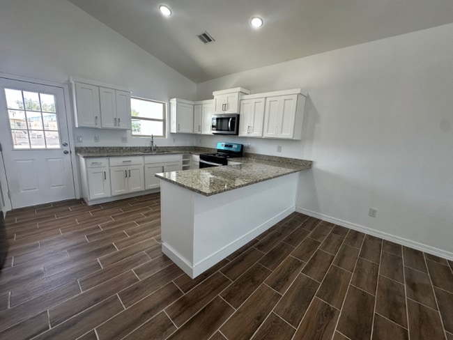 612 Hesse Dr unit A, Socorro, TX 79927 - photo 3