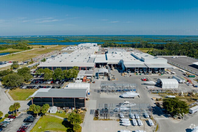 With headquarters in South Edgewater, Boston Whaler is a go to for all your boating needs.