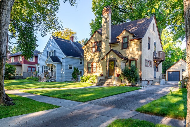 There are many historic homes in the Roosevelt neighborhood that are well maintained.