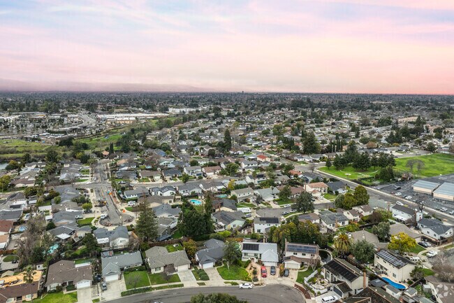 Kooser has a suburban feel in South San Jose, yet is only miles away from Downtown San Jose.